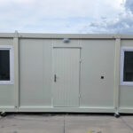 Container monobloc 6x2,4m cu grup sanitar – vedere exterioară Blue Container