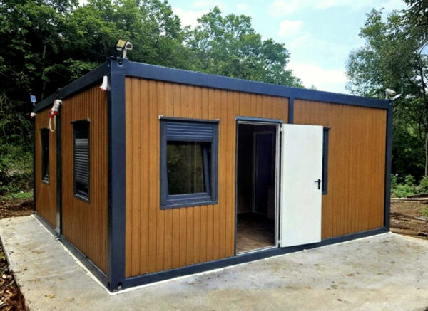 Container pentru cabană, complet utilat (6x3 m)